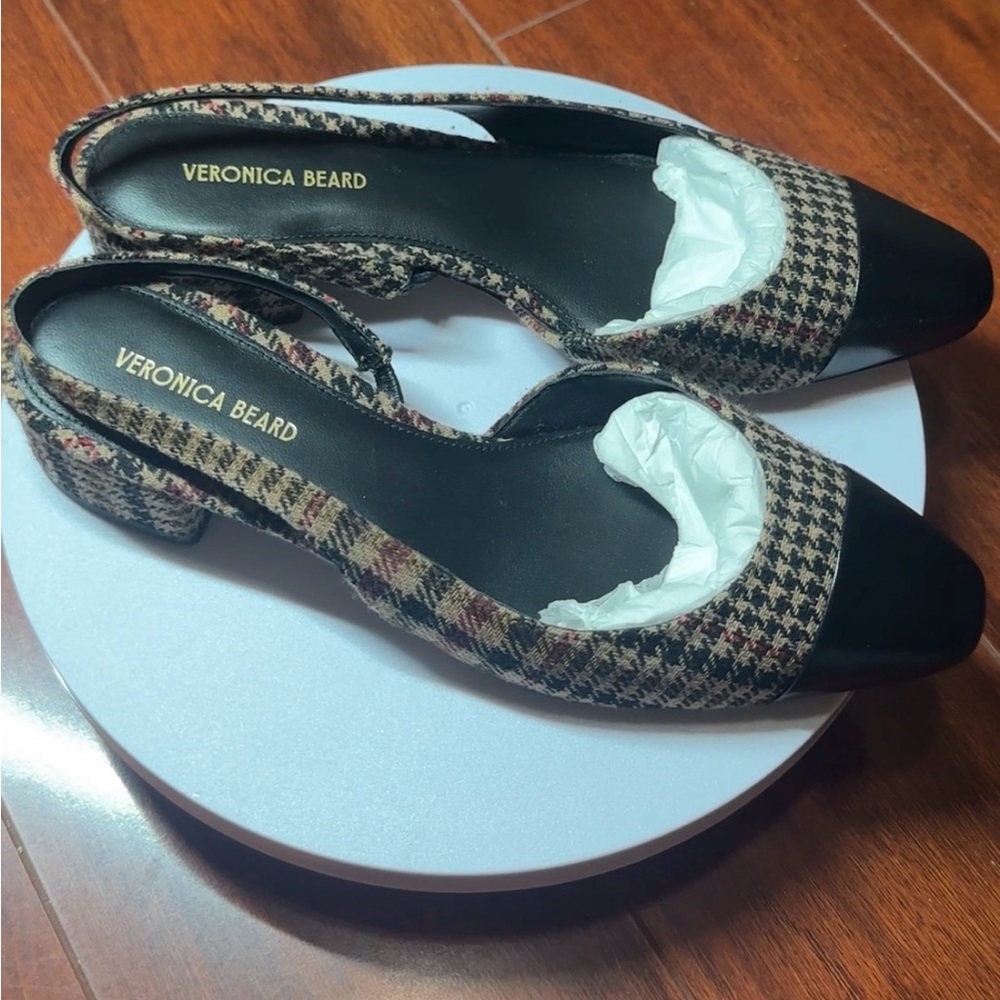 (NEW) Veronica Beard Houndstooth Slingback Pumps with Black Cap Toe (see video)